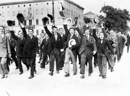 Students in Berlin cheer upon declaration of war, August 1914 (via)